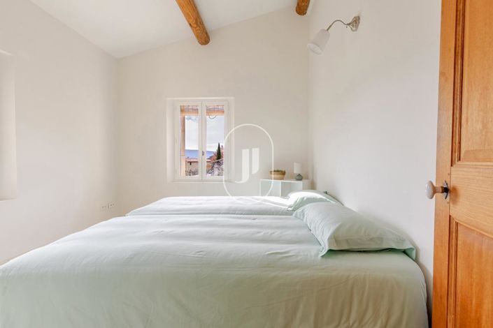 Image No.11-3 Bed House for sale