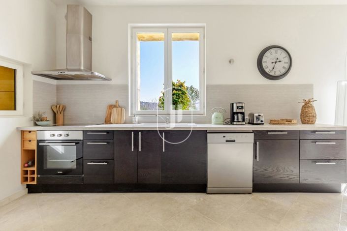 Image No.7-3 Bed House for sale