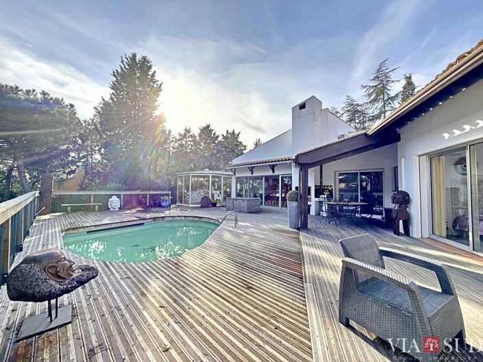 Image No.2-4 Bed Property for sale