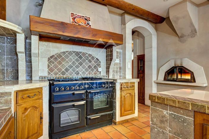 Image No.3-5 Bed House for sale