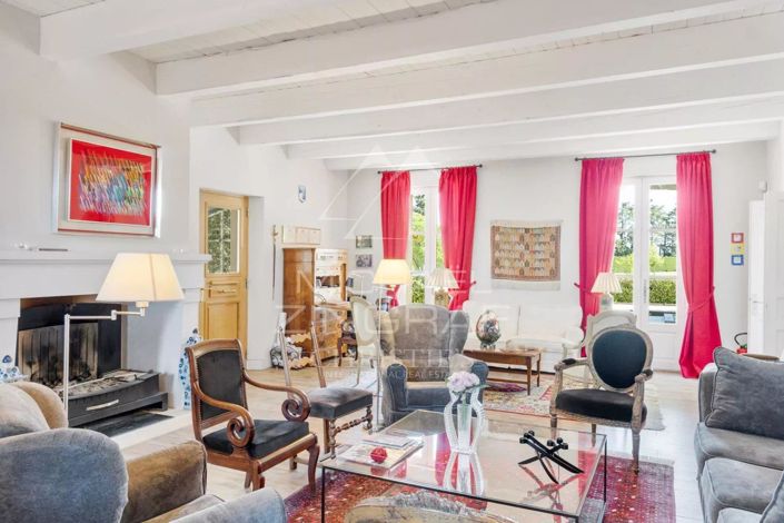 Image No.9-6 Bed House for sale