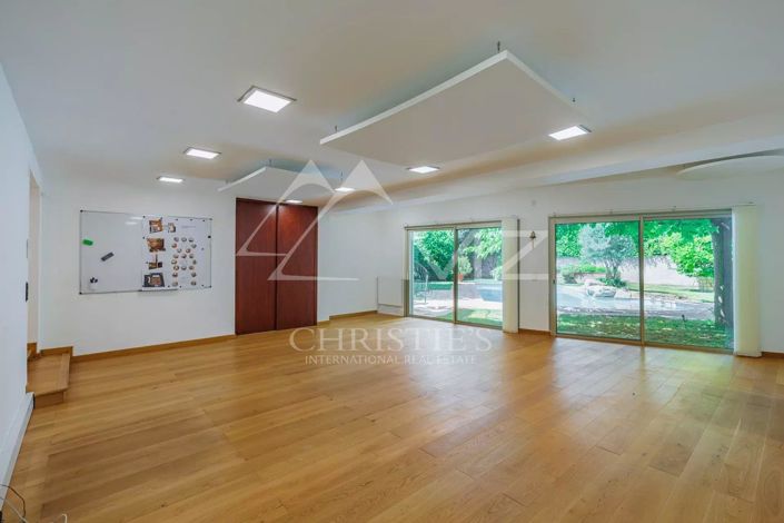 Image No.6-4 Bed House for sale