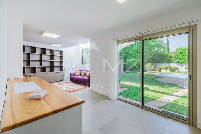 Image No.7-4 Bed House for sale