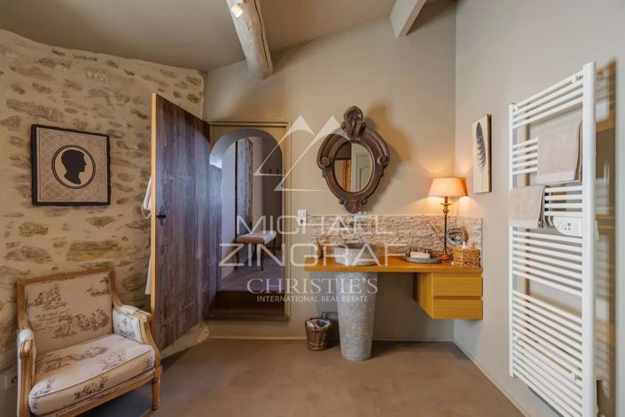 Image No.16-7 Bed House for sale