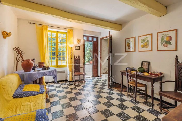 Image No.8-4 Bed House for sale