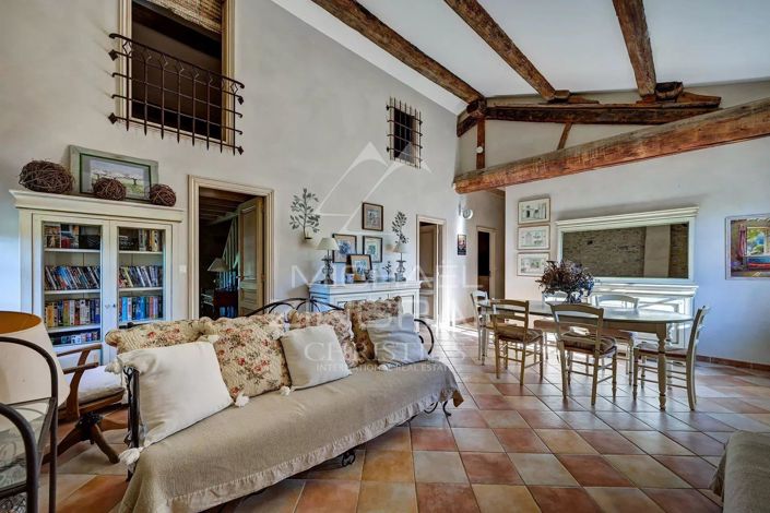 Image No.10-9 Bed House for sale