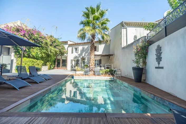 Image No.2-4 Bed House for sale