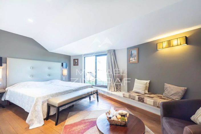 Image No.8-4 Bed House for sale