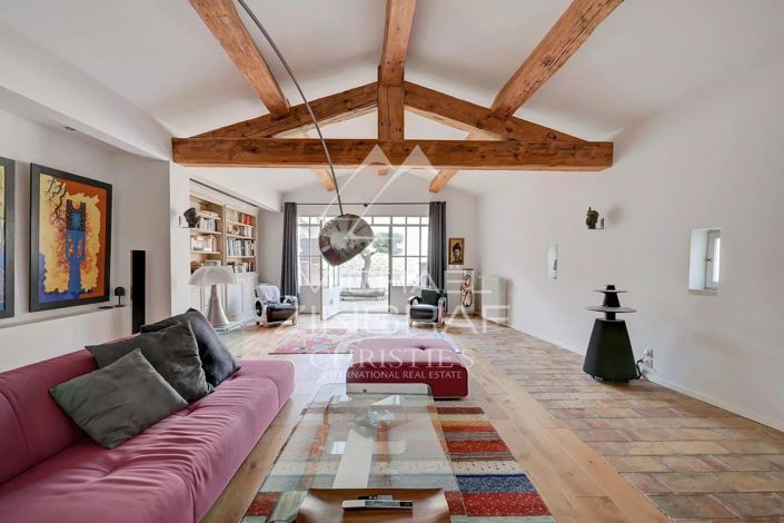 Image No.10-3 Bed House for sale