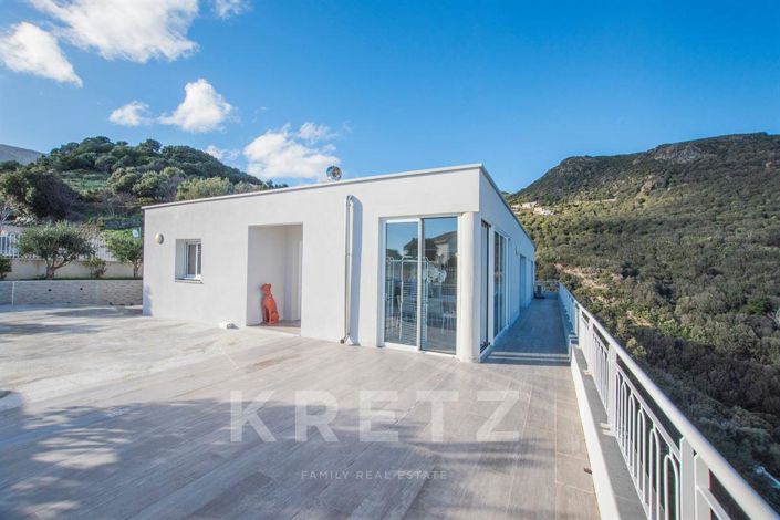 Image No.10-3 Bed Apartment for sale