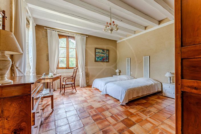 Image No.14-4 Bed House for sale