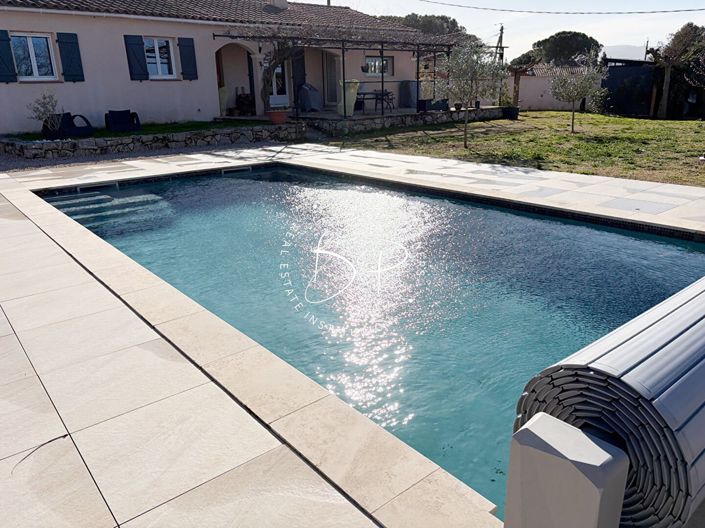 Image No.17-3 Bed House for sale