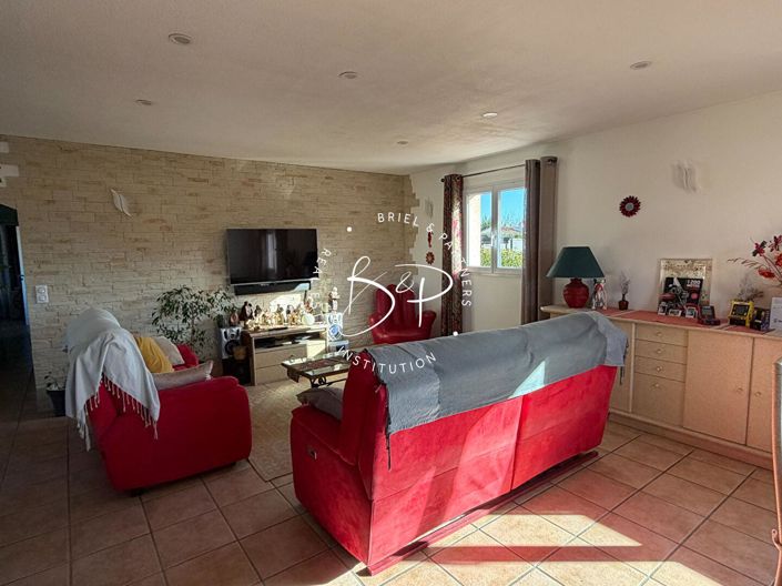 Image No.8-3 Bed House for sale