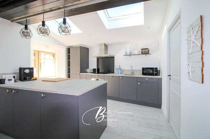 Image No.6-5 Bed House for sale