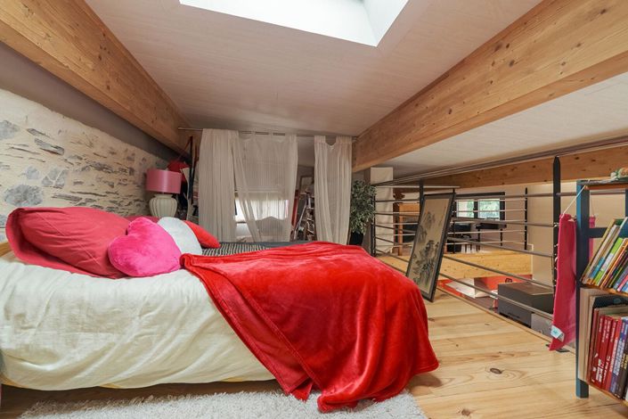 Image No.10-15 Bed House for sale