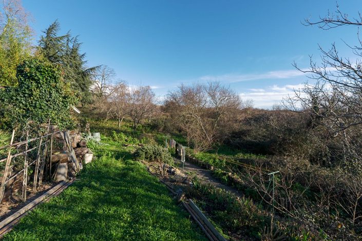 Image No.18-15 Bed House for sale