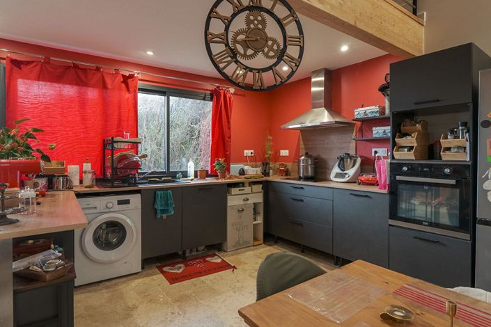 Image No.8-15 Bed House for sale