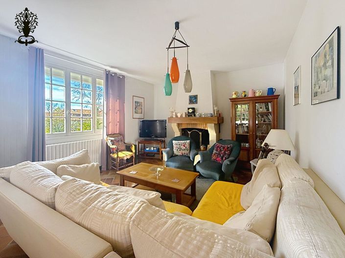 Image No.2-3 Bed House for sale