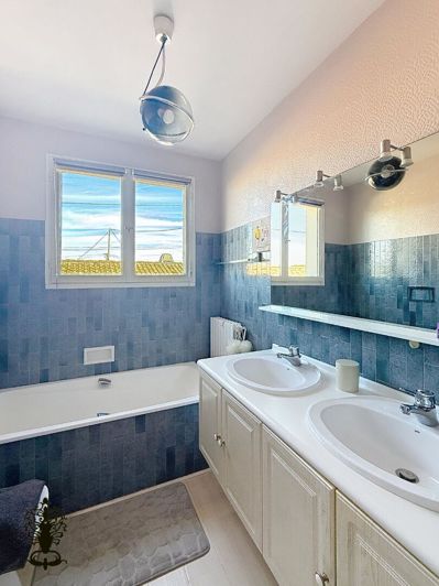 Image No.5-3 Bed House for sale