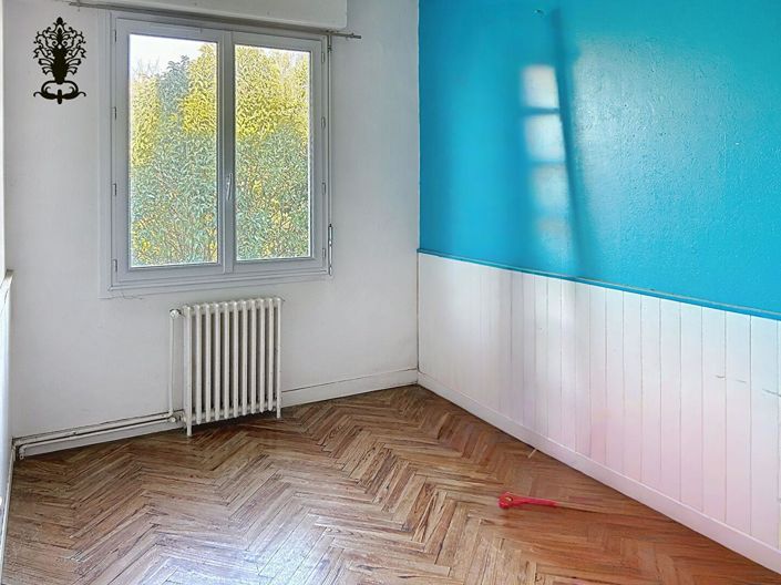 Image No.7-5 Bed House for sale