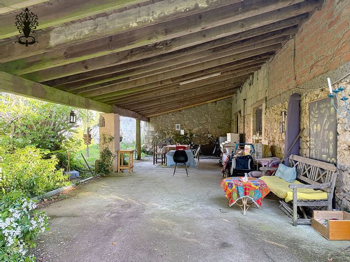 Image No.8-5 Bed House for sale