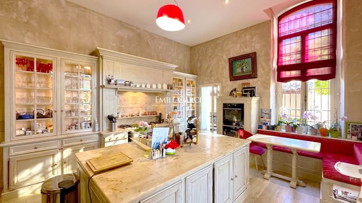 Image No.5-6 Bed House for sale