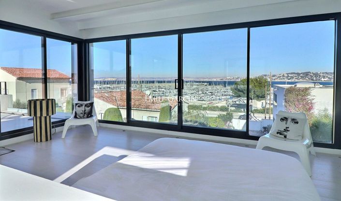 Image No.5-4 Bed Property for sale