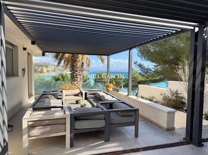 Image No.10-6 Bed Property for sale