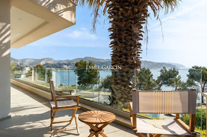 Image No.16-6 Bed Property for sale