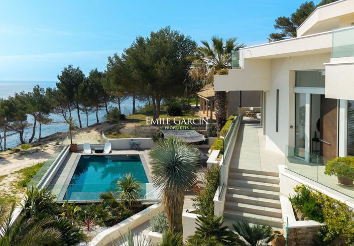 Image No.4-6 Bed Property for sale