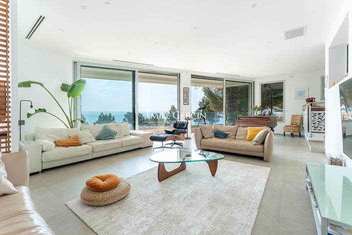 Image No.7-6 Bed Property for sale