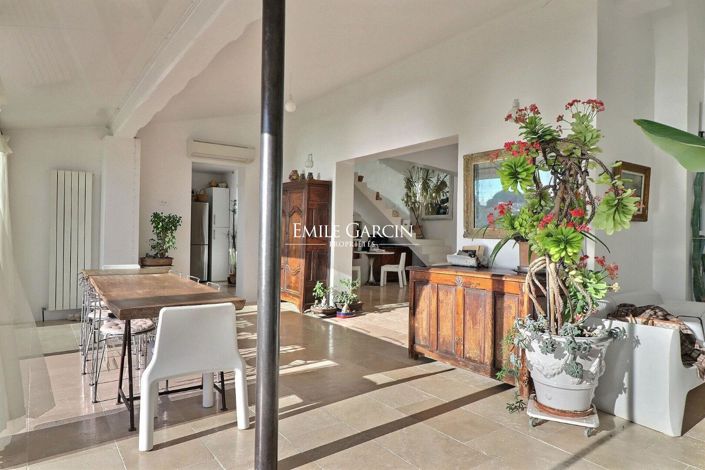 Image No.5-3 Bed Property for sale