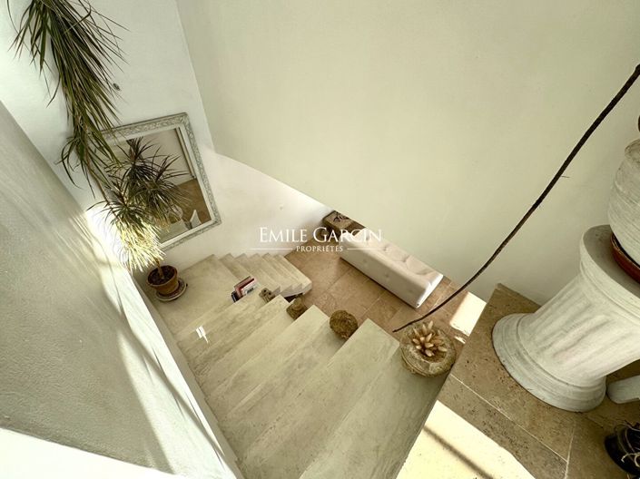 Image No.8-3 Bed Property for sale