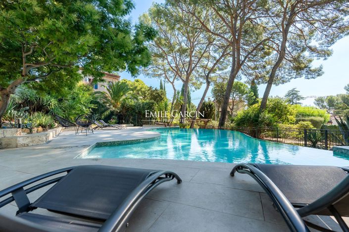 Image No.2-6 Bed House for sale