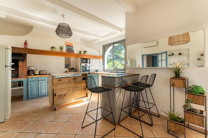 Image No.3-6 Bed House for sale