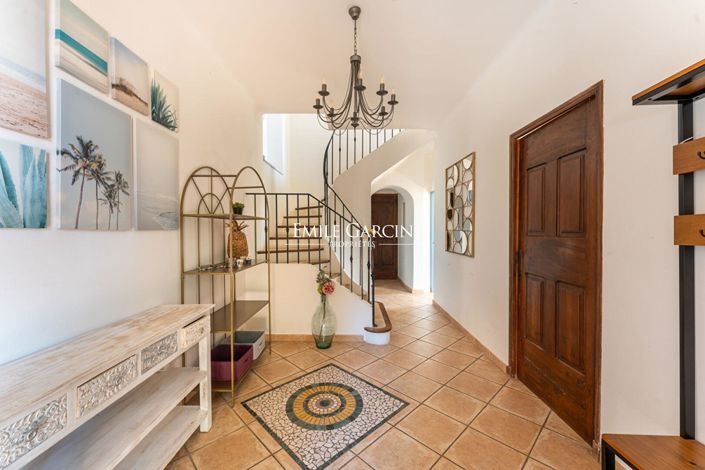 Image No.6-6 Bed House for sale