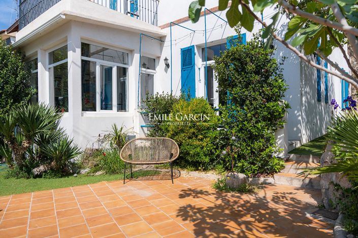 Image No.2-5 Bed House for sale