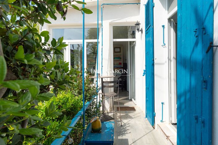 Image No.3-5 Bed House for sale