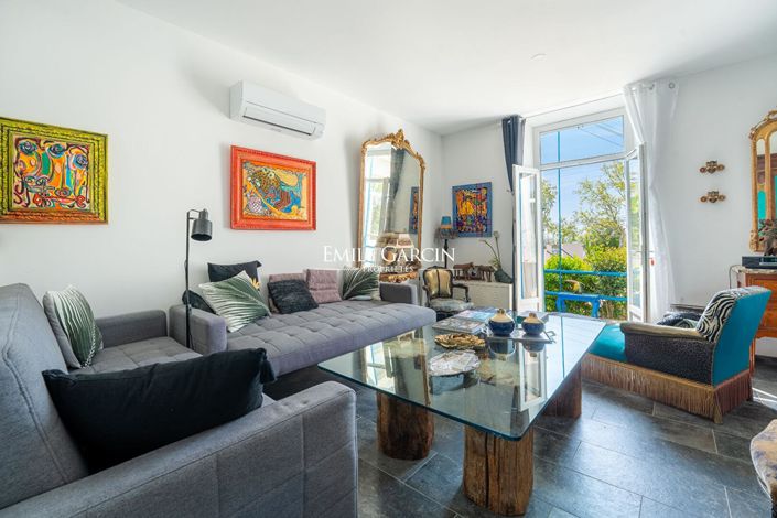 Image No.8-5 Bed House for sale