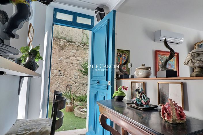 Image No.8-5 Bed House for sale