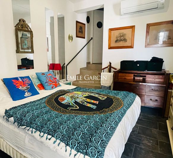 Image No.9-5 Bed House for sale