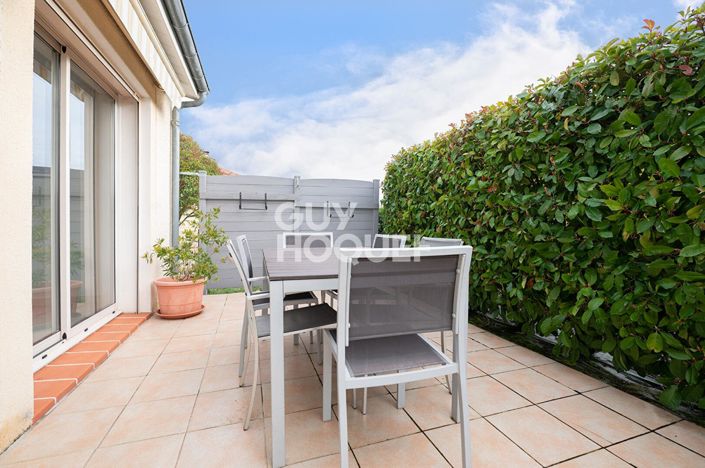 Image No.11-3 Bed House for sale