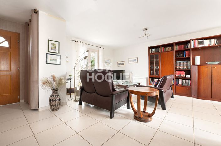 Image No.2-3 Bed House for sale