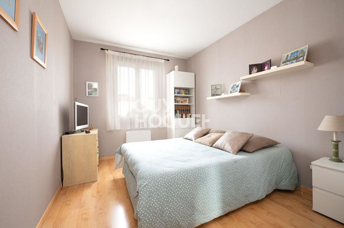 Image No.9-3 Bed House for sale