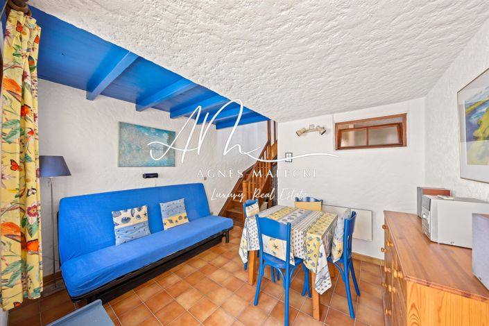 Image No.17-6 Bed House for sale