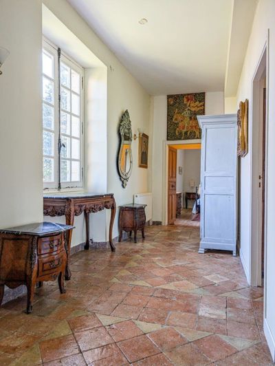 Image No.10-10 Bed House for sale