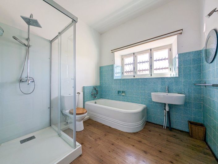 Image No.19-10 Bed House for sale