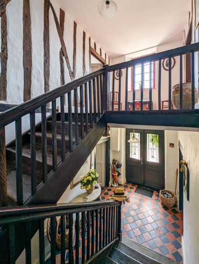 Image No.11-5 Bed House for sale