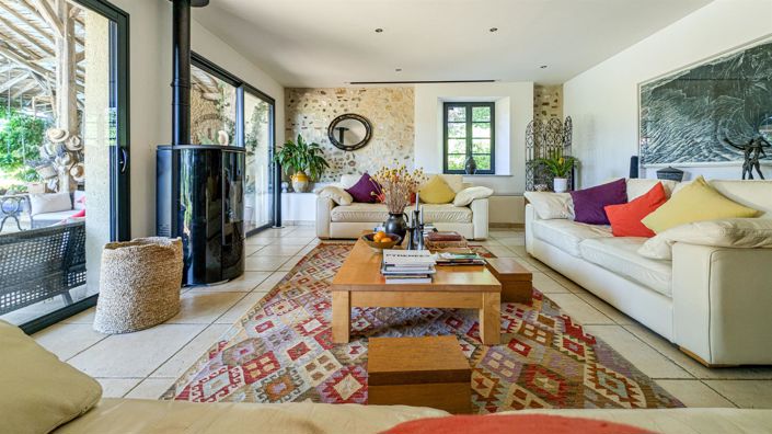 Image No.3-5 Bed House for sale