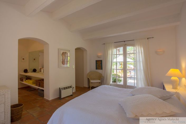 Image No.15-4 Bed House for sale